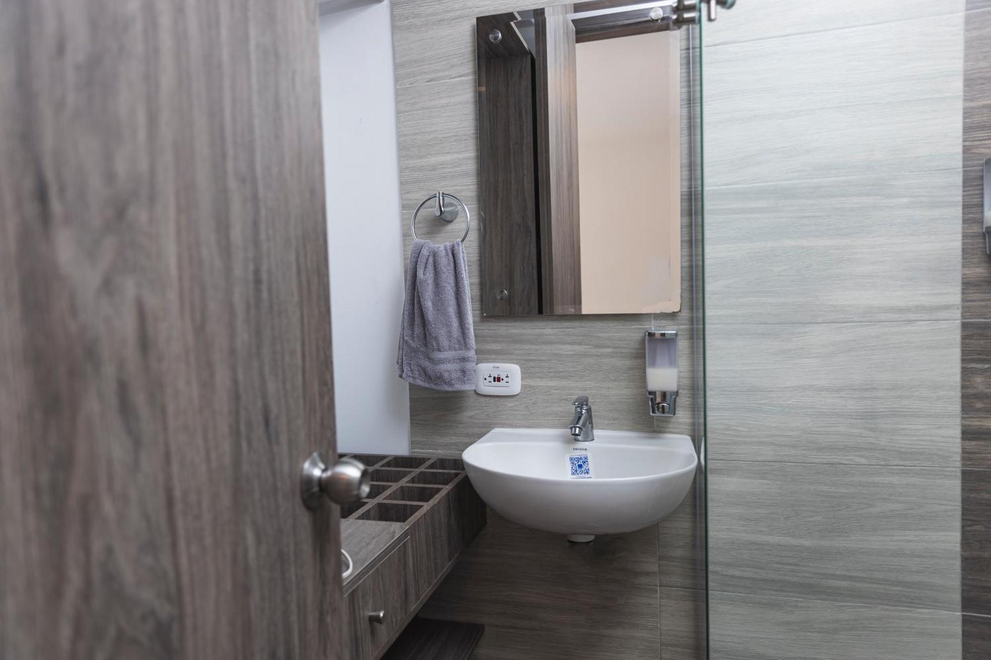 Hotel Boutique Bussines Center Кали Екстериор снимка